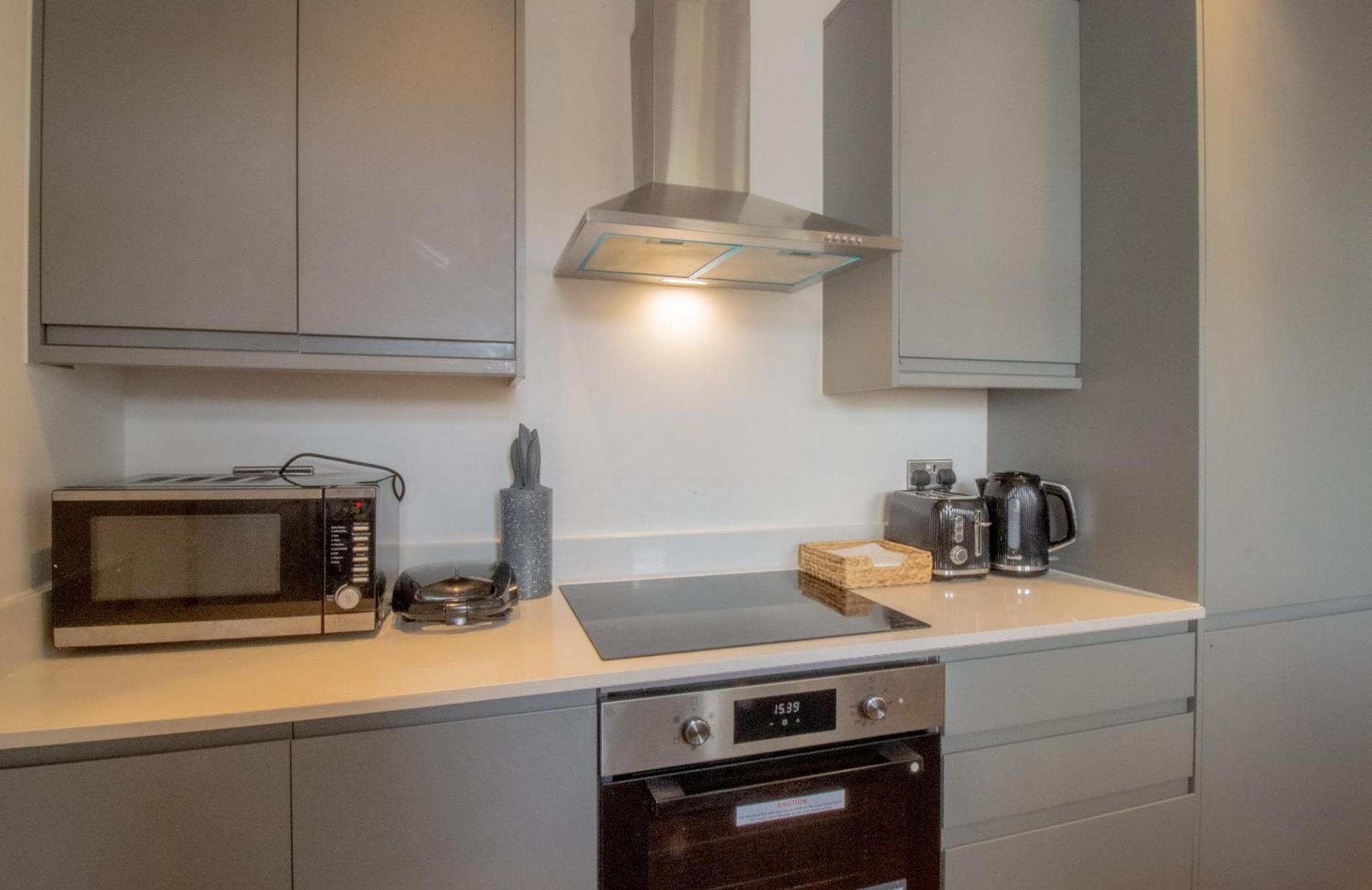 Modern 2 Bedroom @ Nine Elms Station B *
